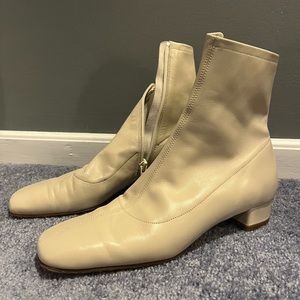 BY FAR - cream boots